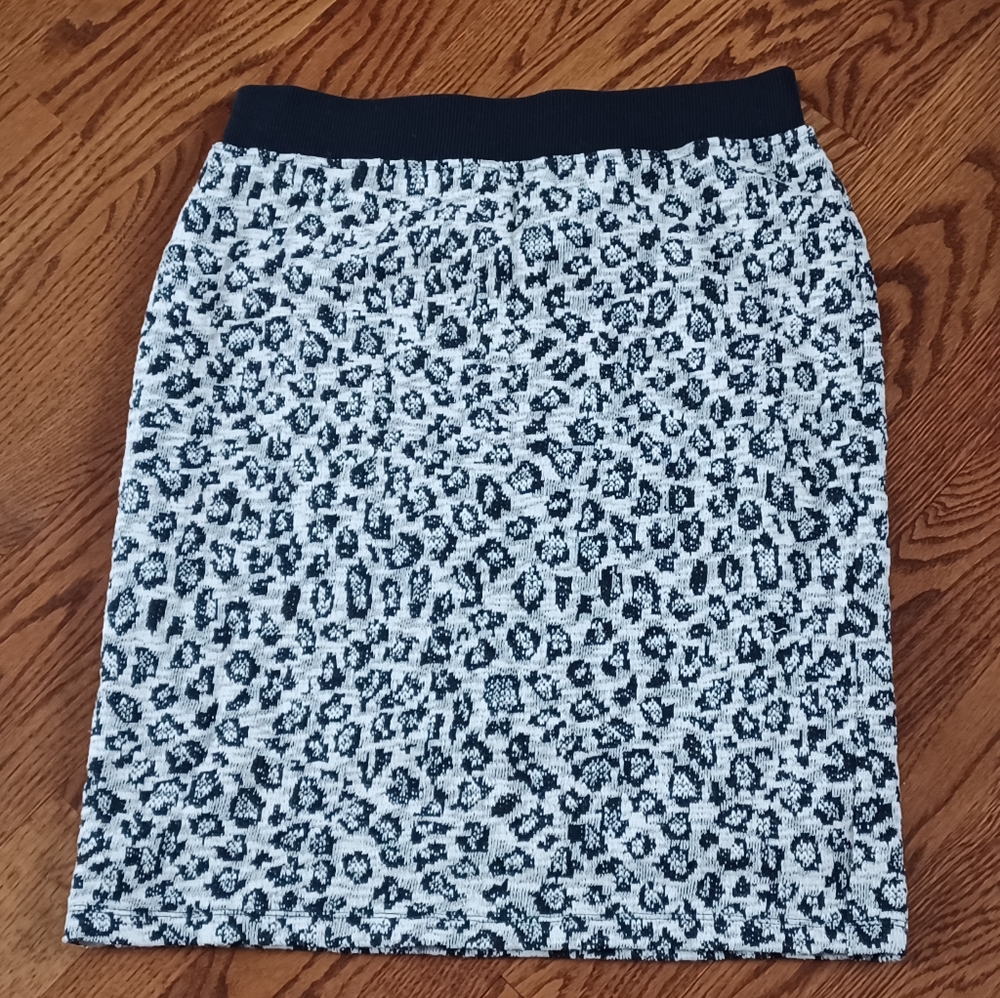 NWOT Jones New York Cheetah print skirt size Small